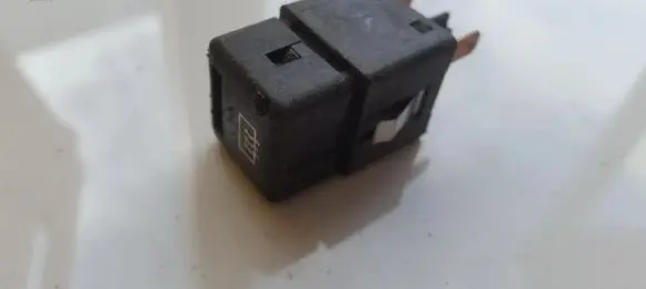 Opel Vectra A Windscreen/window heater switch 90228203