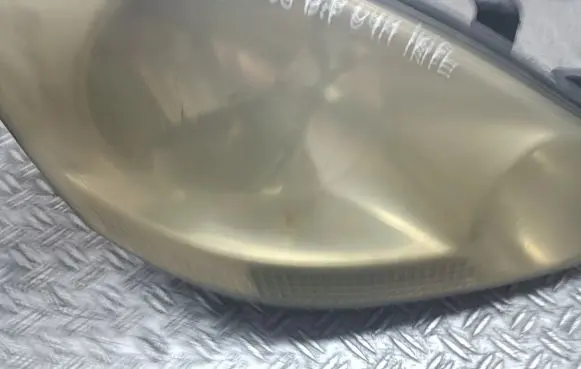 Toyota Avensis Verso Headlight/headlamp