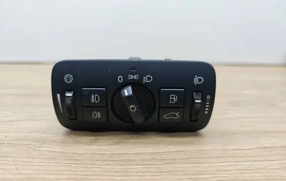 Volvo V70 Light switch 30739415