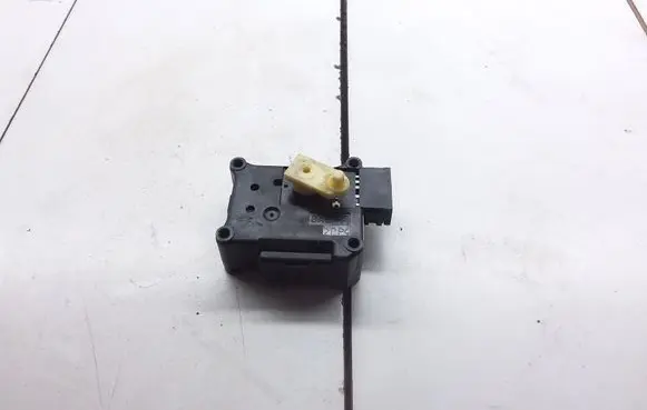Nissan Almera N16 Air flap motor/actuator 2K44030860