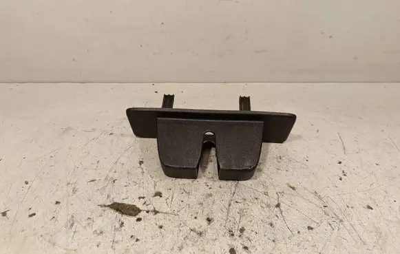 Jaguar XE Tailgate/boot lid lock trim CPLA46420AA