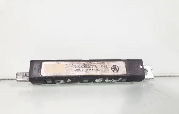 Skoda Fabia Mk2 (5J) Aerial antenna amplifier 5J0035577A