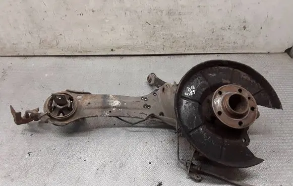 Rear wheel hub spindle/knuckle
