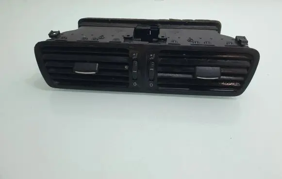 Volkswagen PASSAT B6 Dash center air vent grill 3C2819728