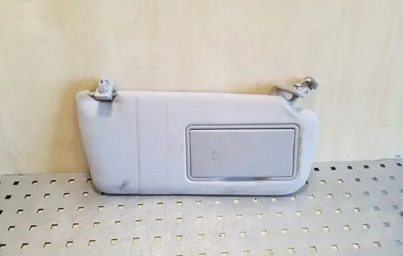 Mitsubishi Pajero Sun visor
