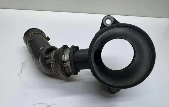 Ford Focus Intercooler hose/pipe 1051412S2 AV616C784AD 1049640S01