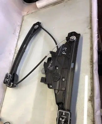 Citroen C4 III e-C4 Front door window regulator with motor 9832821580