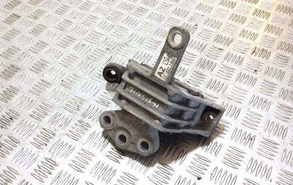Opel Insignia A Engine mount bracket 1322771