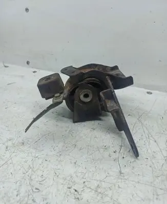 Toyota Corolla E120 E130 Engine mount bracket