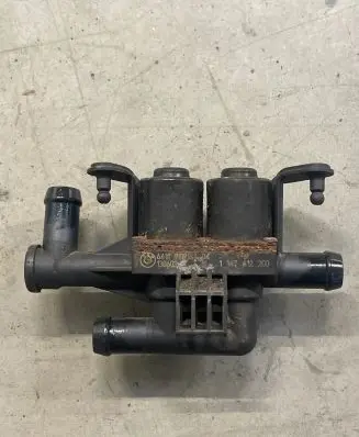 BMW 5 F10 F11 Coolant heater control valve 9119164