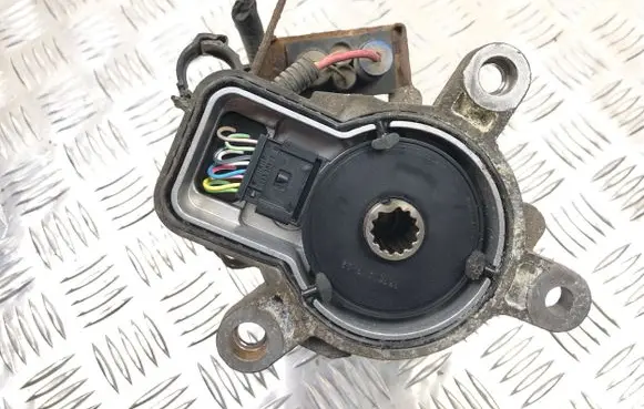 Volkswagen Touareg I Gearbox-reducer motor 0AD341601C