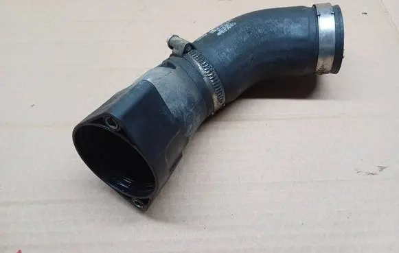 Seat Leon (5F) Intercooler hose/pipe 04L145762AD 04L145828D