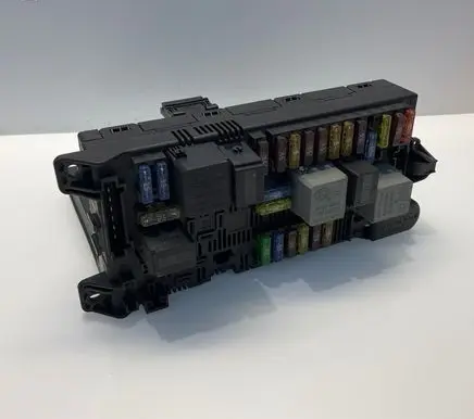 Mercedes-Benz E W211 Fuse module 2115453801 A2115453801