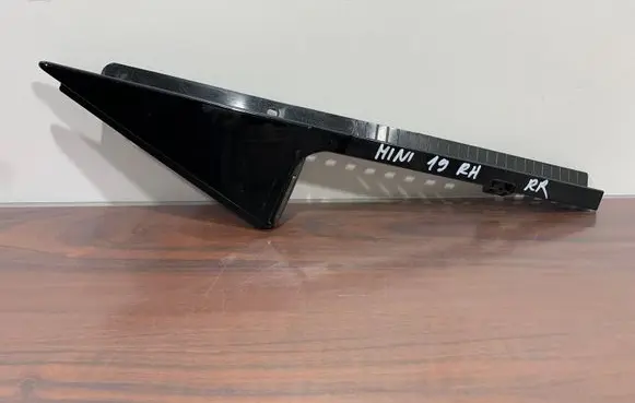 Mini Cooper Countryman F60 Rear door trim (molding) 7390660 18667510