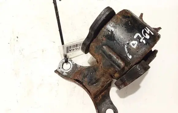 Engine mount bracket