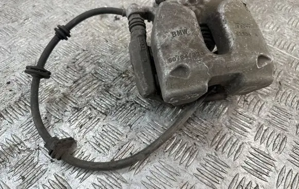 BMW 5 G30 G31 Front brake caliper