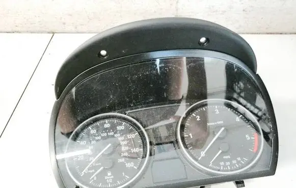 Speedometer (instrument cluster)