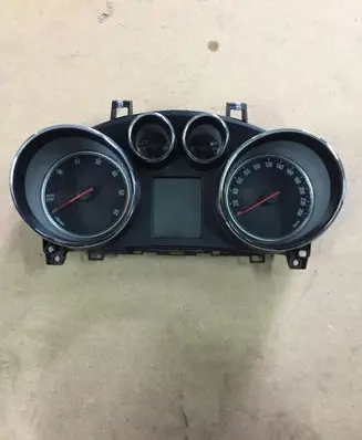 Opel Mokka Speedometer (instrument cluster)