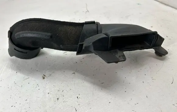 Buick Encore I Air intake hose/pipe 94550568