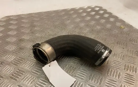 Volvo XC60 Intercooler hose/pipe 31657761