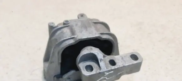 Skoda Octavia Mk2 (1Z) Engine mount bracket 1K0199262AS
