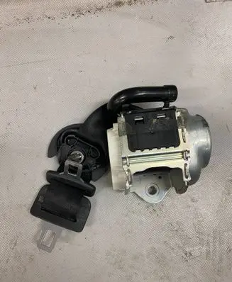 Audi Q7 4M Third row seat belt 4M0857811B