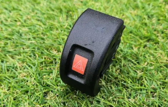 Opel Astra G Hazard light switch 90437427 90561384