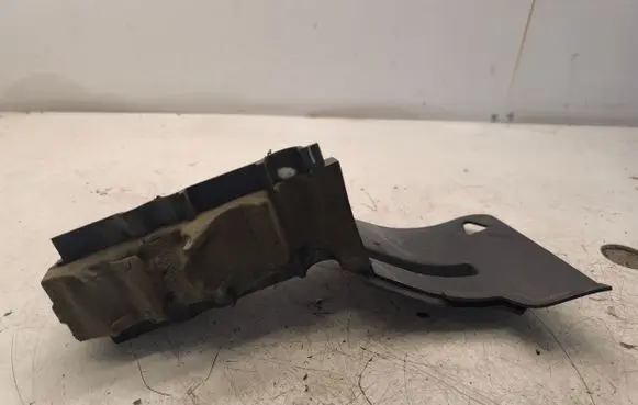 Jeep Grand Cherokee Other engine bay part 68148904AA