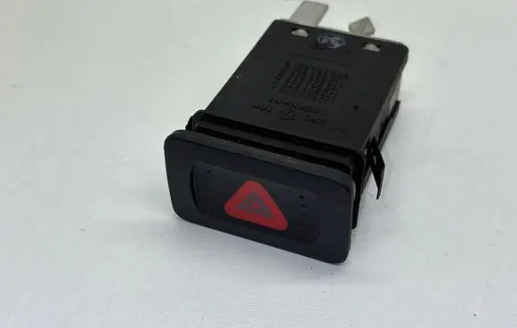 Volkswagen Bora Hazard light switch 1J0953235J