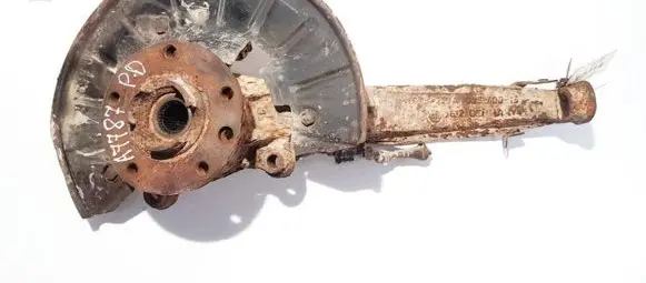Front wheel hub