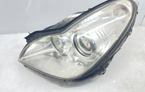 Mercedes-Benz CLS C219 Headlight/headlamp 15967700