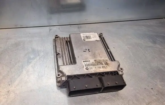 BMW 3 E90 E91 Engine control unit/module 7799855 0281012754 1039S11317