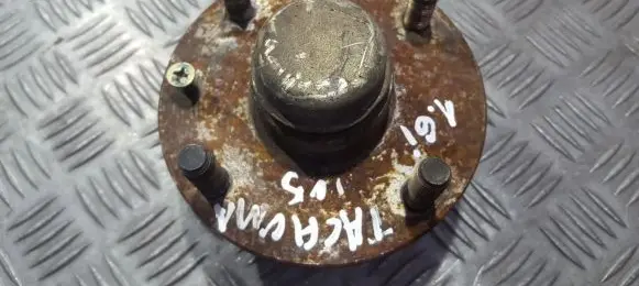 Chevrolet Tacuma Rear wheel hub
