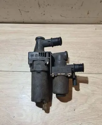 BMW 3 E46 Coolant heater control valve 8369807