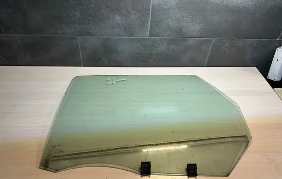 Peugeot 308 Rear door window glass E000292 43R00048
