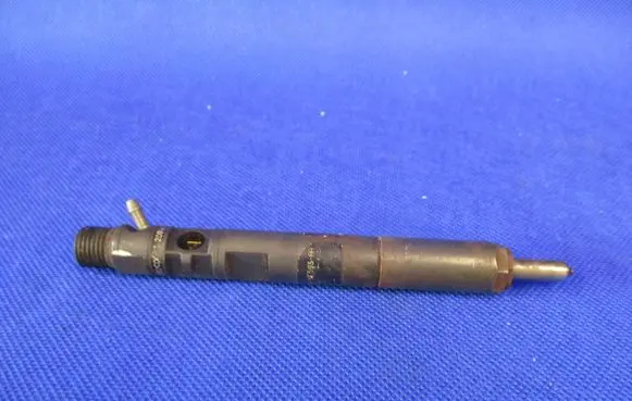 Ford Focus Fuel injector 2T1Q9F593AA