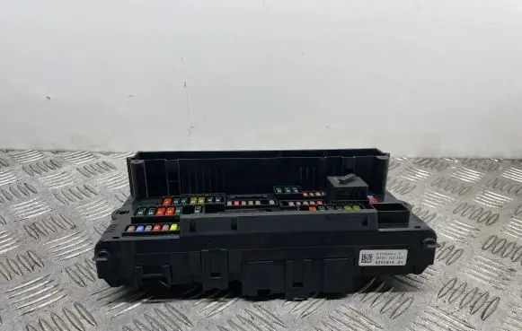 BMW 6 F12 F13 Fuse module 9252815