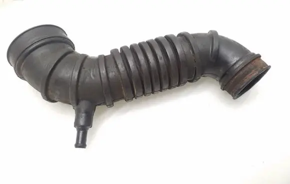 Mitsubishi Pajero Sport I Air intake hose/pipe MR312394