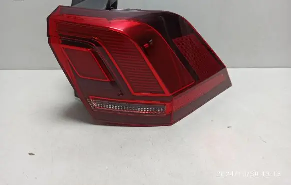 Volkswagen Tiguan Rear/tail lights 5NA945096C