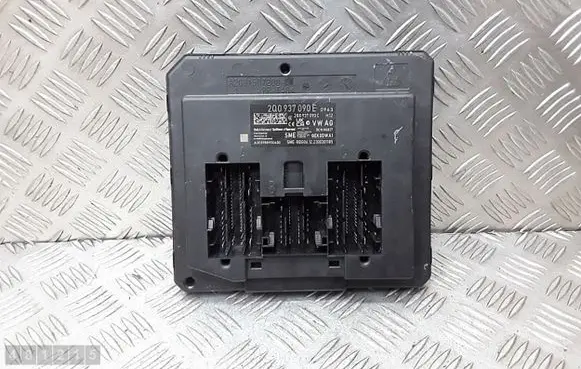 Volkswagen Polo VI Engine control unit/module 2Q0937090E