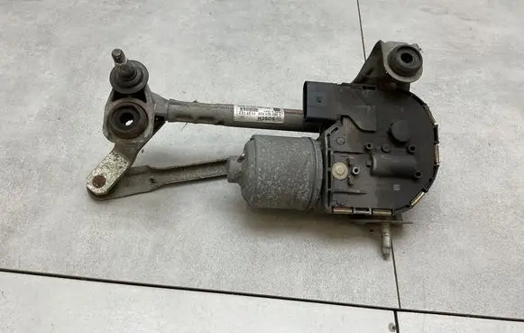 Seat Altea XL Front wiper linkage and motor 5P0955023H