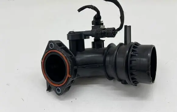 Mercedes-Benz CLA C118 X118 Air intake duct part A2820905700 A0081538928