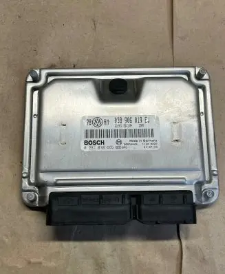 Volkswagen PASSAT B5 Engine control unit/module 038906019EJ 28SA5043 0281010665