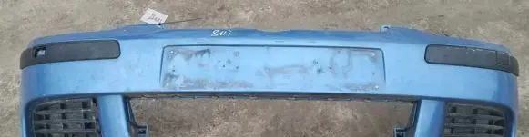 Volkswagen Golf V Front bumper melynas