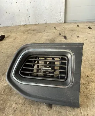 Renault Master III Dashboard air vent grill cover trim 687518035R 687517173R