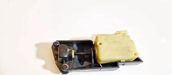 Volvo V70 Central locking motor 30716837