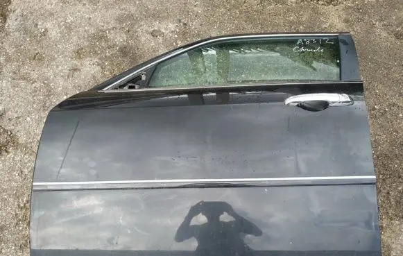 Chrysler 300 - 300C Front door juodos usee