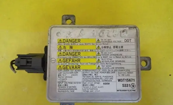 Mazda 5 Voltage converter/converter module W3T15671