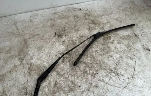 Peugeot 508 RXH Front wiper blade arm 9686437780