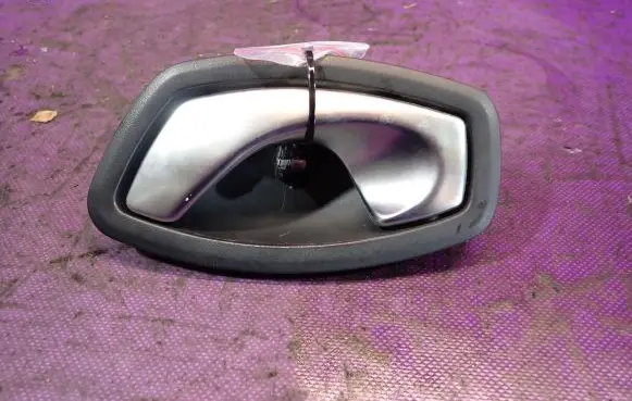Renault Megane III Front door interior handle 826730001R